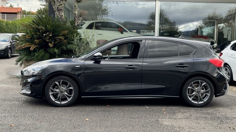 Ford Focus ST-LINE ECOBOOST